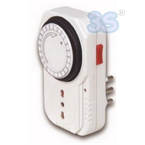 Analogue timer programmer with switches for on and off